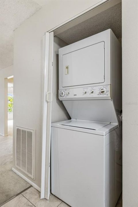 For Sale: $165,000 (2 beds, 2 baths, 730 Square Feet)