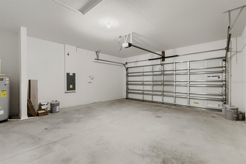 For Sale: $325,000 (4 beds, 2 baths, 1607 Square Feet)
