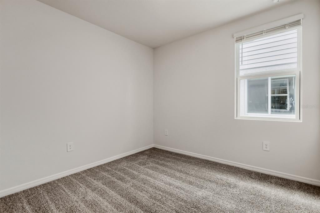 For Sale: $325,000 (4 beds, 2 baths, 1607 Square Feet)