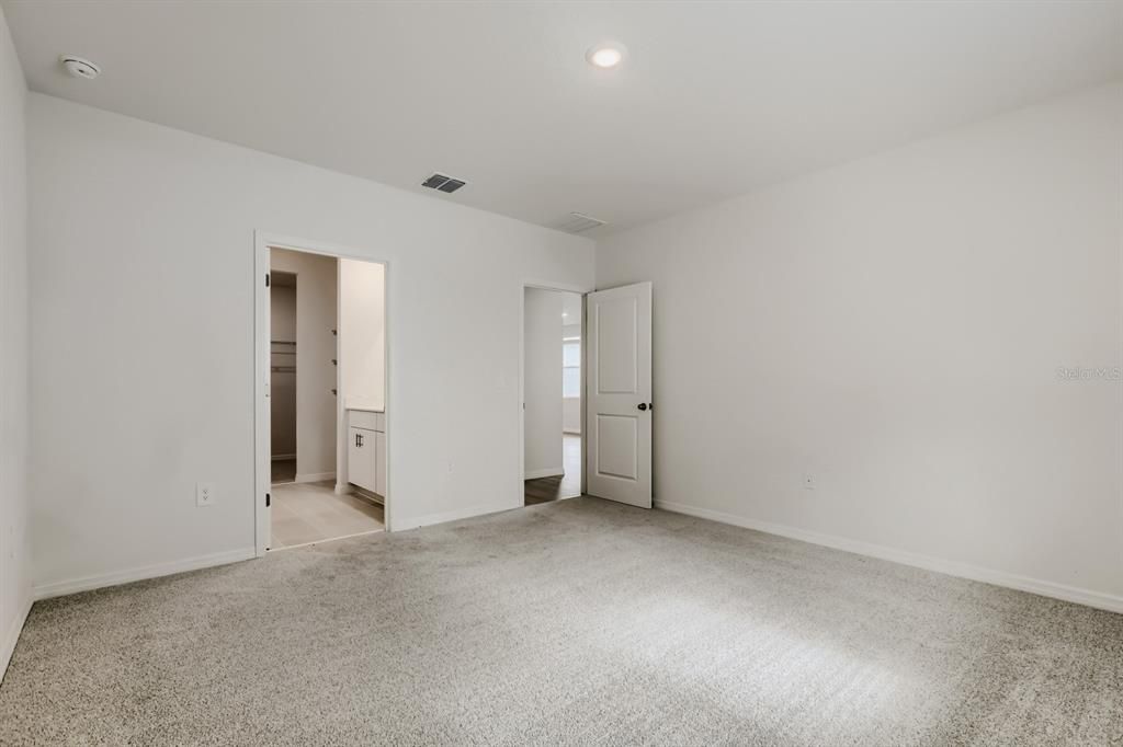 For Sale: $325,000 (4 beds, 2 baths, 1607 Square Feet)