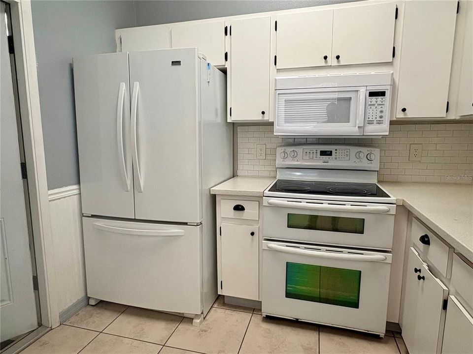 На продажу: $369,000 (3 спален, 2 ванн, 1133 Квадратных фут)