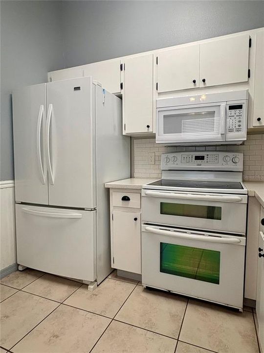 На продажу: $369,000 (3 спален, 2 ванн, 1133 Квадратных фут)