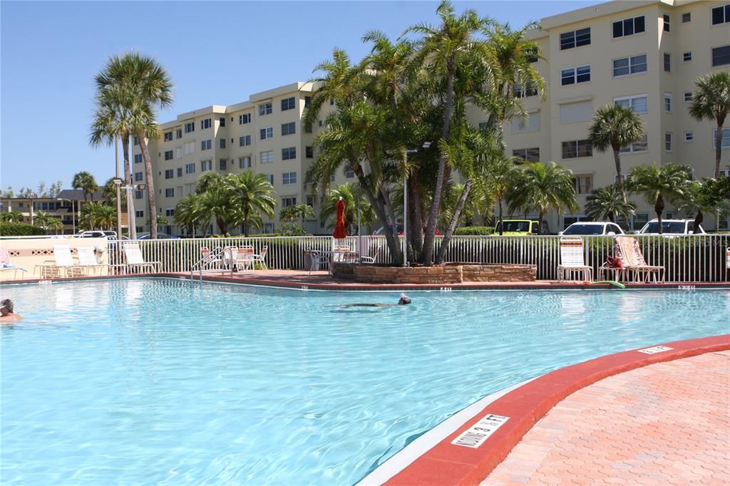 For Rent: $1,750 (1 beds, 1 baths, 485 Square Feet)