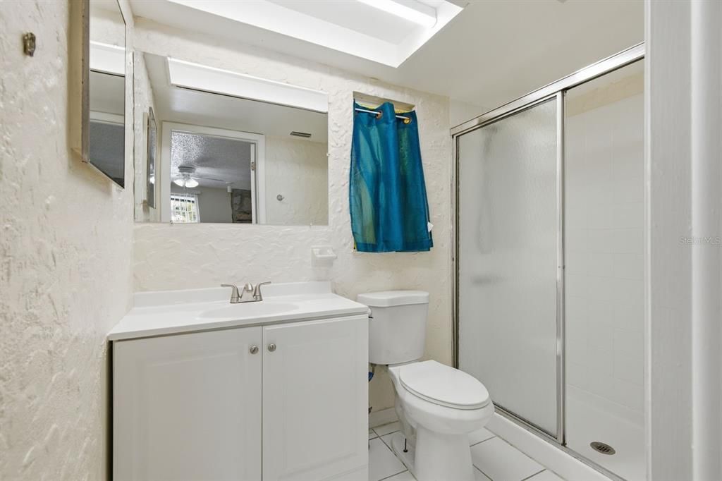 На продажу: $424,900 (4 спален, 2 ванн, 1728 Квадратных фут)