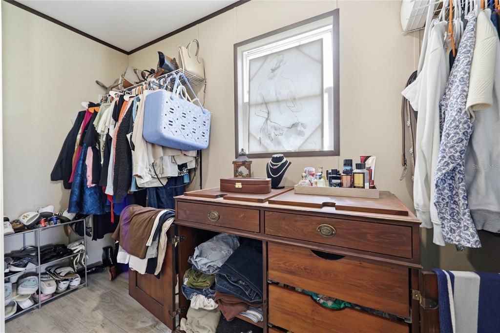 En Venta: $250,000 (5 camas, 3 baños, 2052 Pies cuadrados)