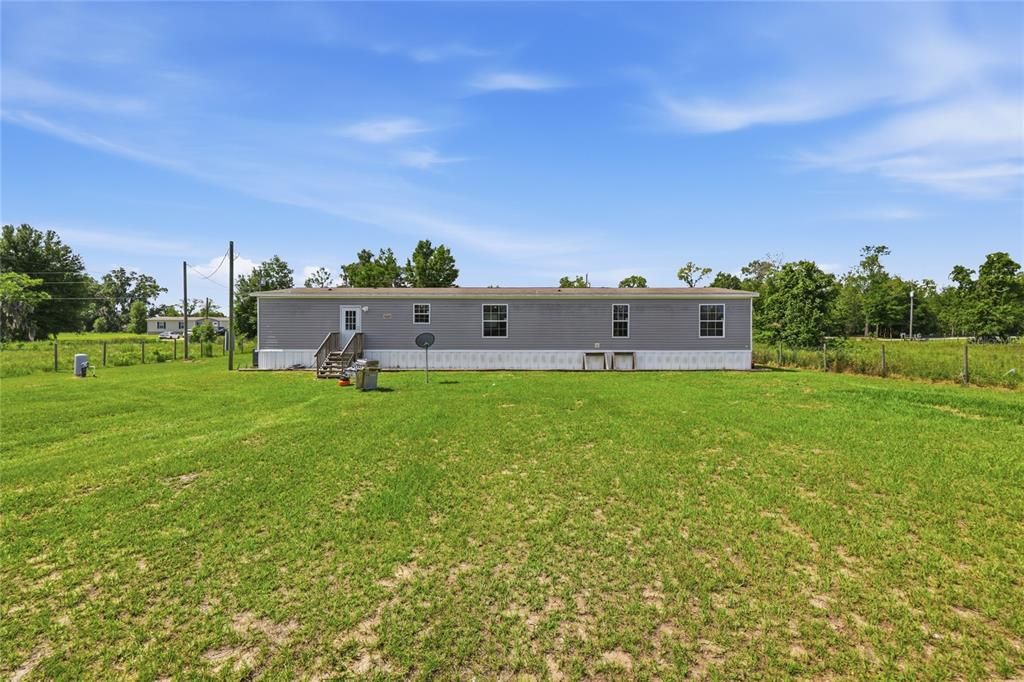 En Venta: $250,000 (5 camas, 3 baños, 2052 Pies cuadrados)