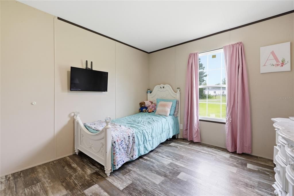 En Venta: $250,000 (5 camas, 3 baños, 2052 Pies cuadrados)