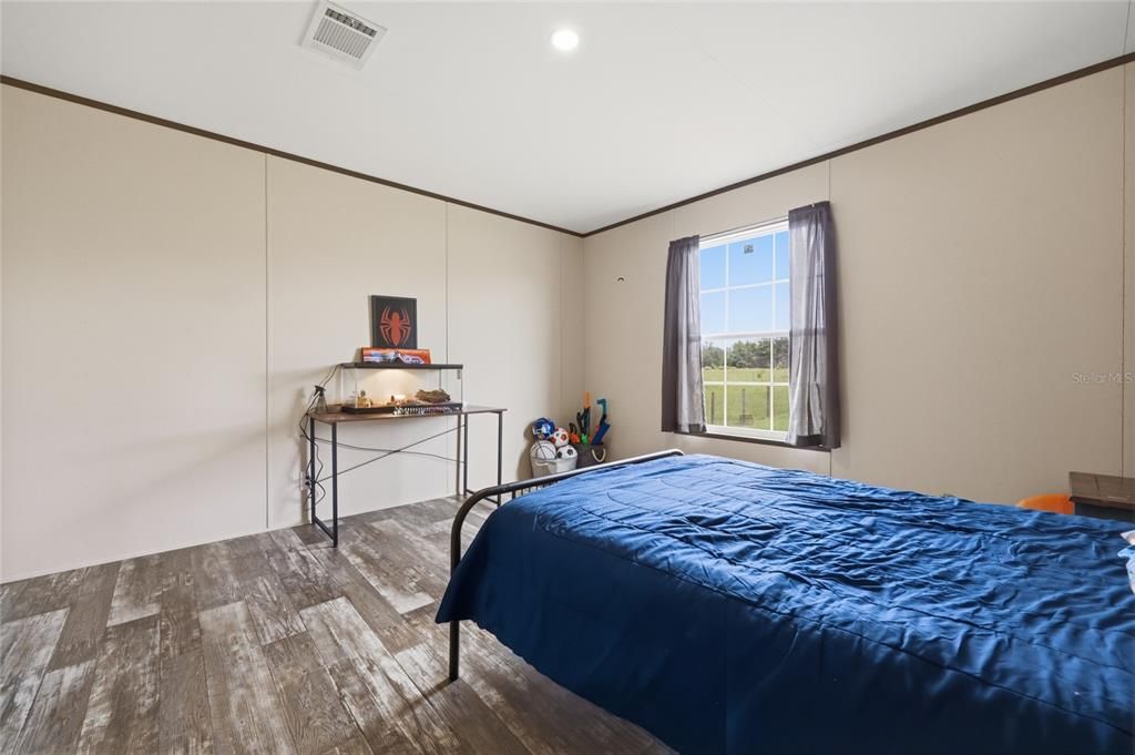 En Venta: $250,000 (5 camas, 3 baños, 2052 Pies cuadrados)