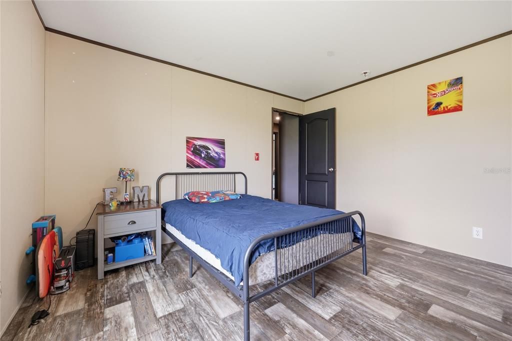 En Venta: $250,000 (5 camas, 3 baños, 2052 Pies cuadrados)