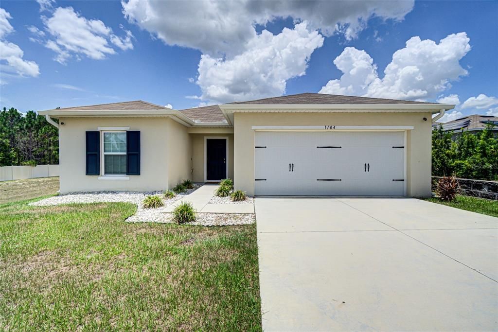 For Sale: $299,900 (3 beds, 2 baths, 1292 Square Feet)