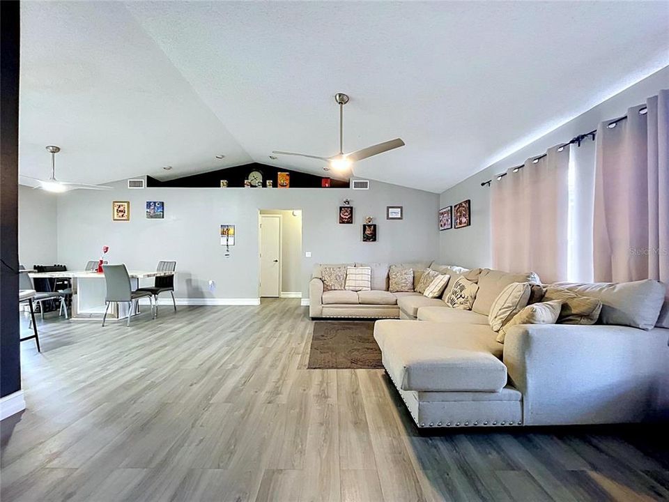 На продажу: $345,000 (3 спален, 2 ванн, 1790 Квадратных фут)