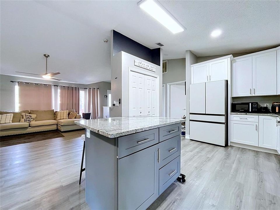 На продажу: $345,000 (3 спален, 2 ванн, 1790 Квадратных фут)