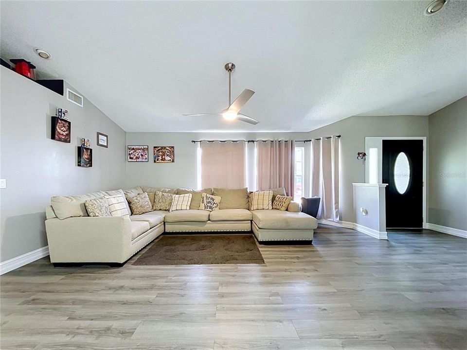 На продажу: $345,000 (3 спален, 2 ванн, 1790 Квадратных фут)