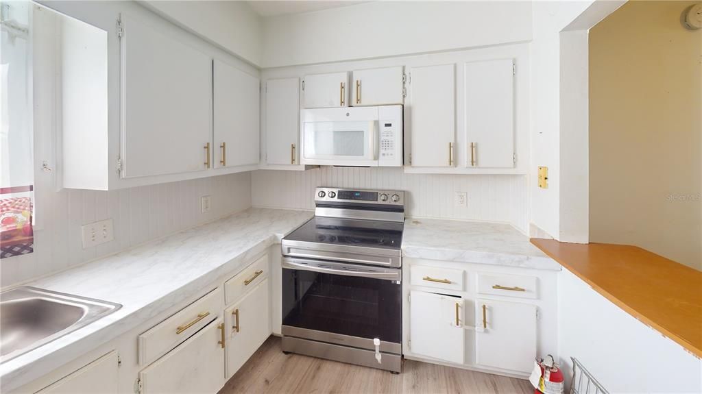 En Venta: $209,990 (4 camas, 2 baños, 1437 Pies cuadrados)