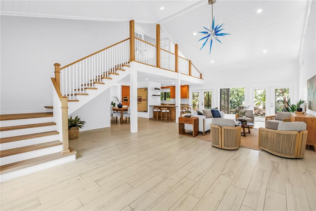 Activo con contrato: $995,000 (3 camas, 3 baños, 2365 Pies cuadrados)