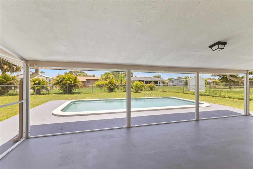 For Rent: $2,000 (4 beds, 2 baths, 1306 Square Feet)