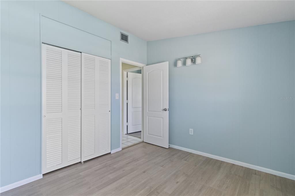 For Rent: $2,000 (4 beds, 2 baths, 1306 Square Feet)