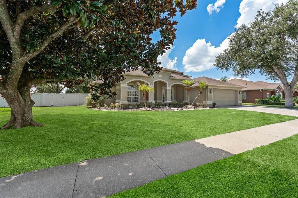 For Sale: $829,900 (5 beds, 3 baths, 3232 Square Feet)