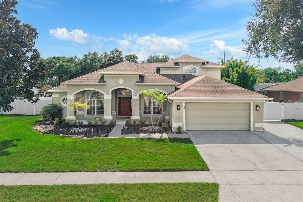 For Sale: $829,900 (5 beds, 3 baths, 3232 Square Feet)