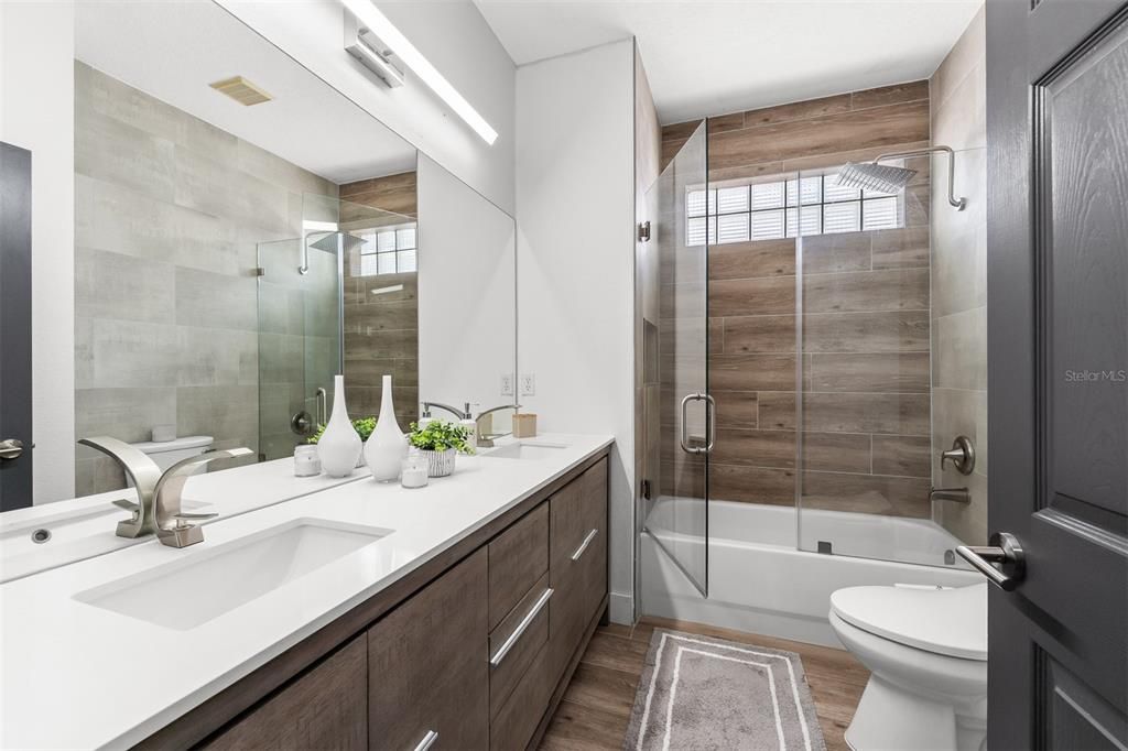 For Sale: $829,900 (5 beds, 3 baths, 3232 Square Feet)