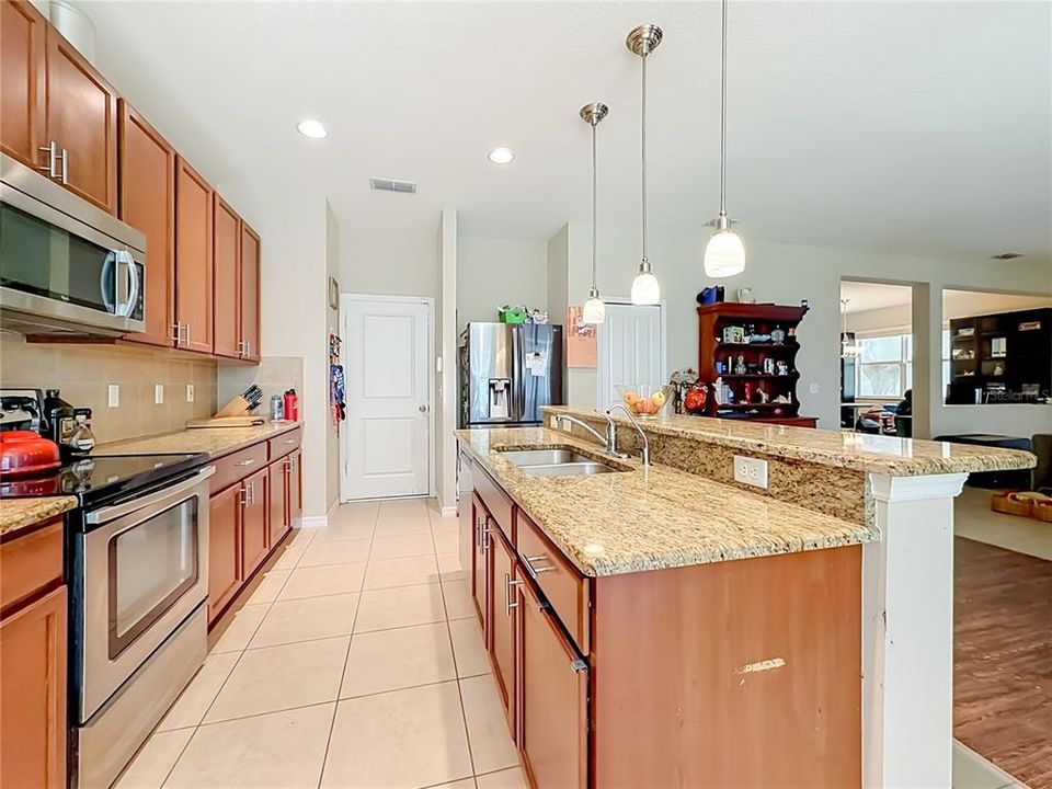 For Sale: $575,000 (4 beds, 3 baths, 2439 Square Feet)