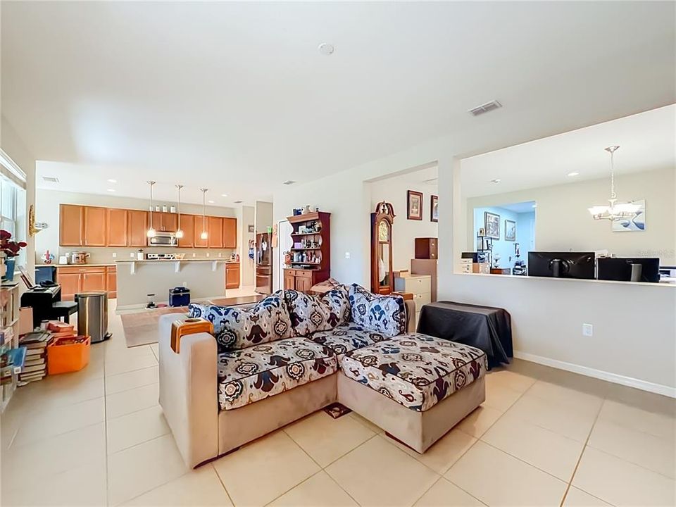 For Sale: $575,000 (4 beds, 3 baths, 2439 Square Feet)