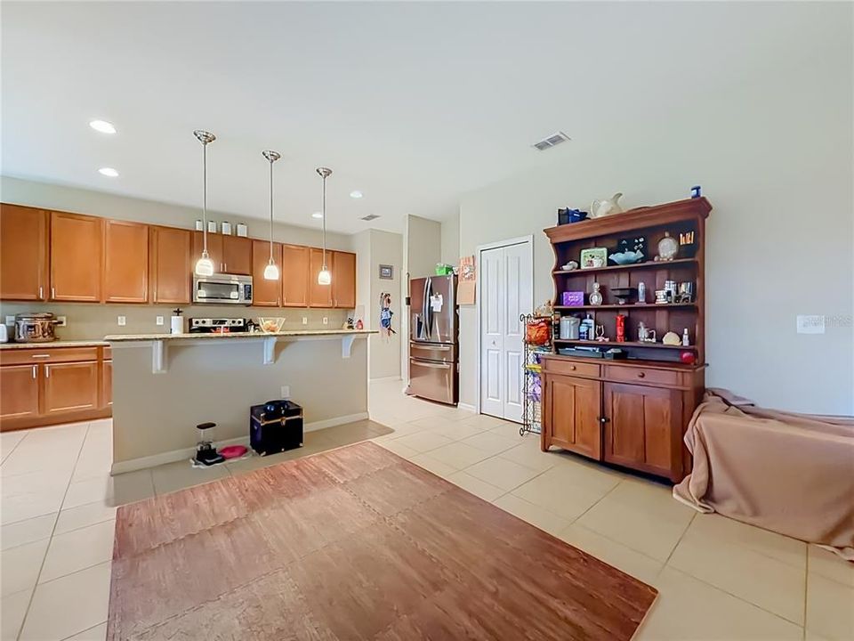 For Sale: $575,000 (4 beds, 3 baths, 2439 Square Feet)