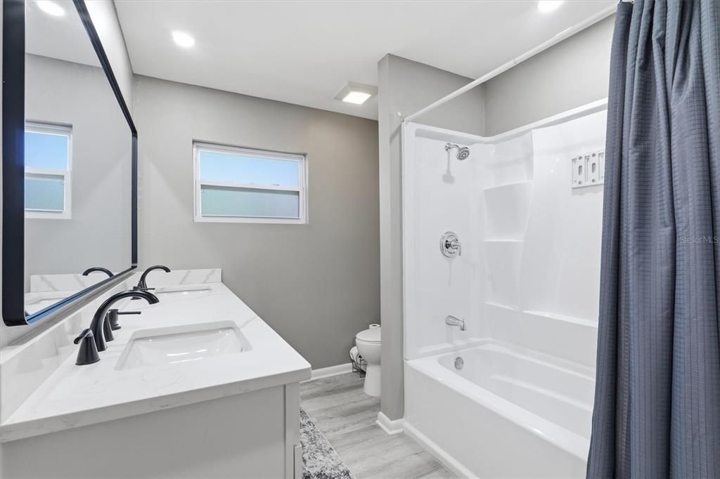 На продажу: $975,000 (5 спален, 4 ванн, 3456 Квадратных фут)