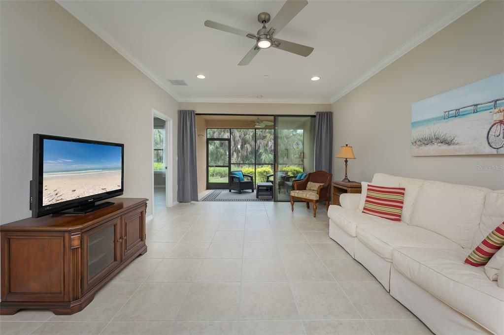 For Sale: $445,000 (2 beds, 2 baths, 1528 Square Feet)