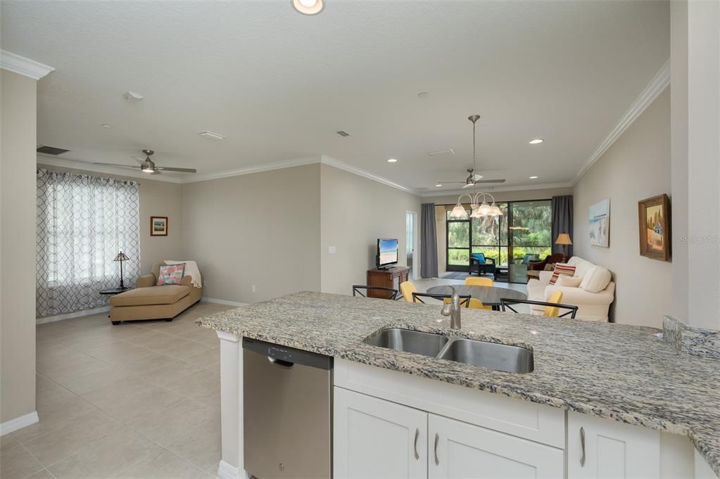For Sale: $445,000 (2 beds, 2 baths, 1528 Square Feet)