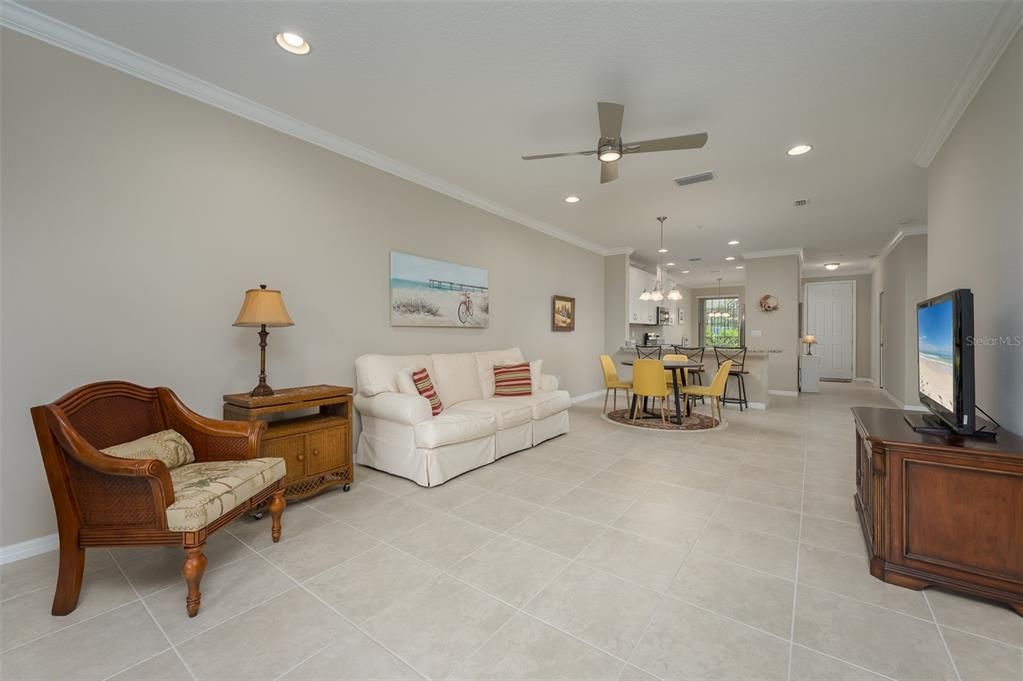 For Sale: $445,000 (2 beds, 2 baths, 1528 Square Feet)