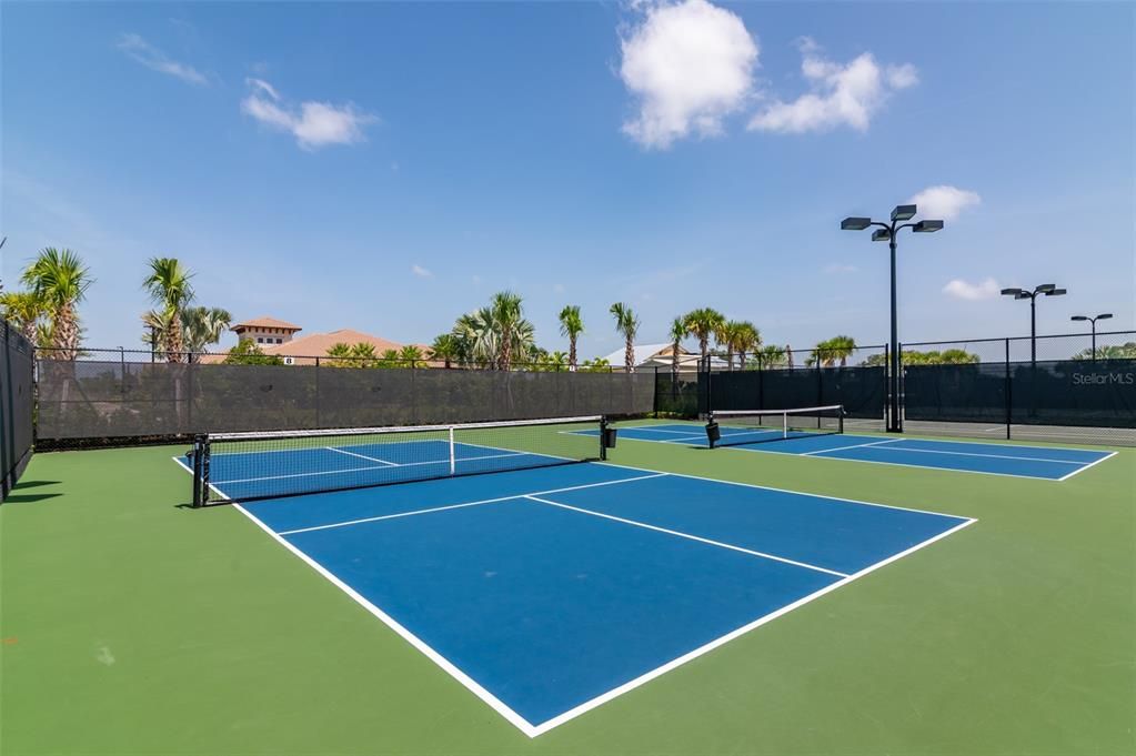 For Sale: $445,000 (2 beds, 2 baths, 1528 Square Feet)