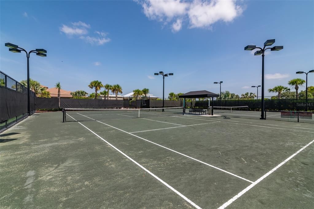 For Sale: $445,000 (2 beds, 2 baths, 1528 Square Feet)