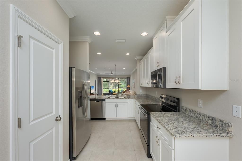 For Sale: $445,000 (2 beds, 2 baths, 1528 Square Feet)