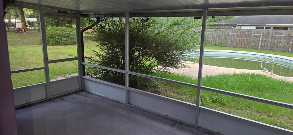 For Sale: $299,900 (3 beds, 2 baths, 1395 Square Feet)