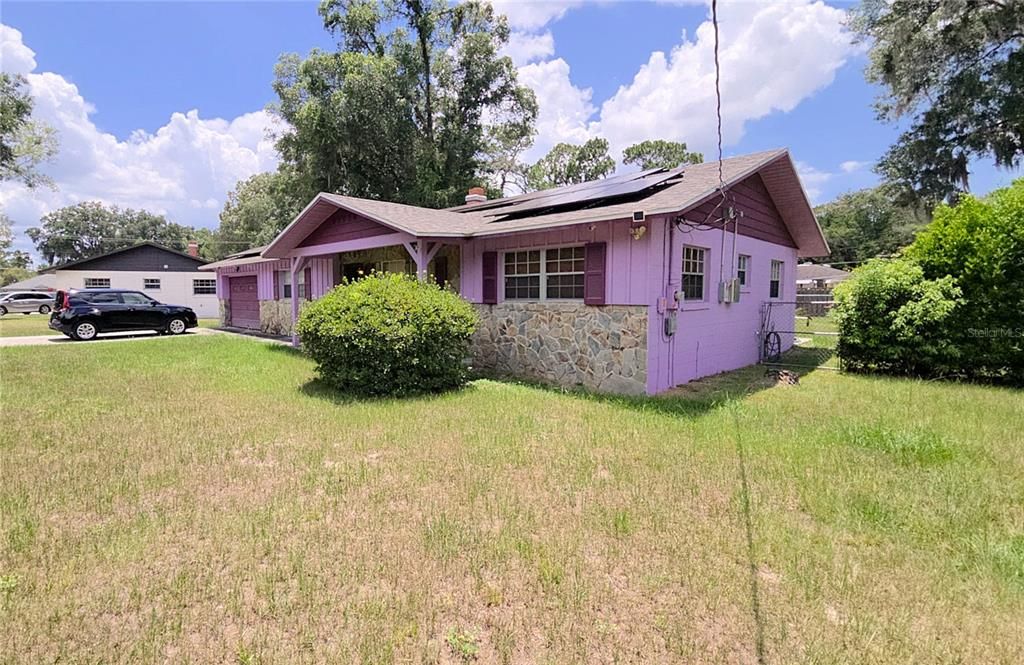 For Sale: $299,900 (3 beds, 2 baths, 1395 Square Feet)