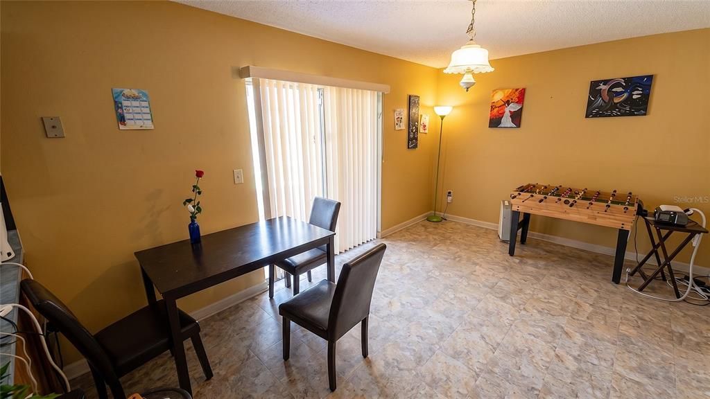 For Sale: $299,900 (3 beds, 2 baths, 1395 Square Feet)