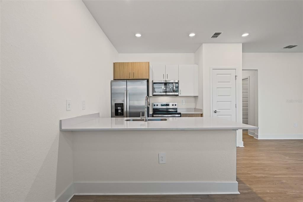 For Rent: $2,275 (2 beds, 2 baths, 1383 Square Feet)