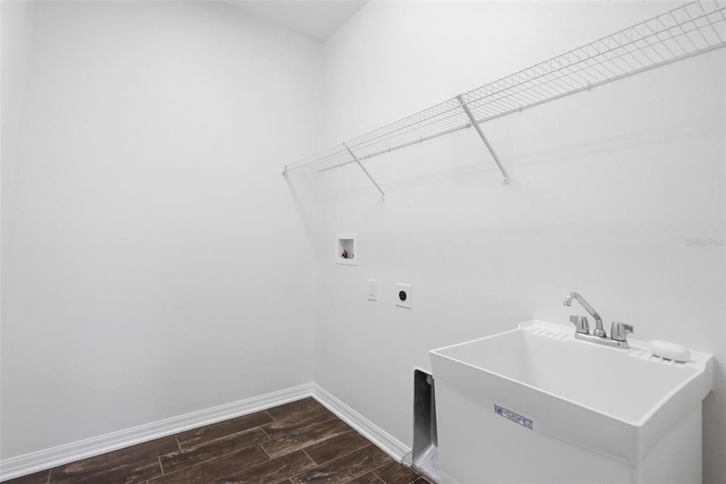 En Venta: $620,000 (4 camas, 2 baños, 2298 Pies cuadrados)