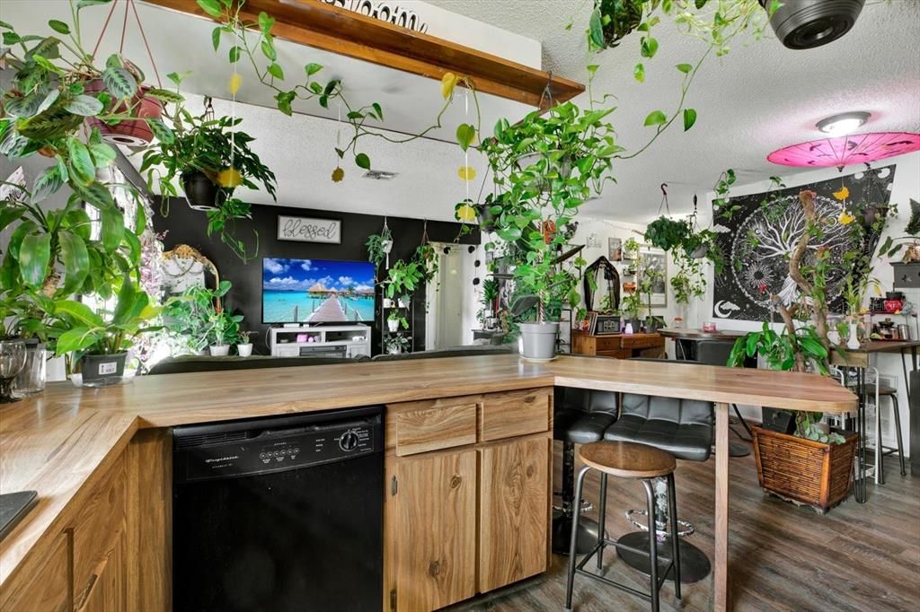 На продажу: $225,000 (3 спален, 1 ванн, 1078 Квадратных фут)