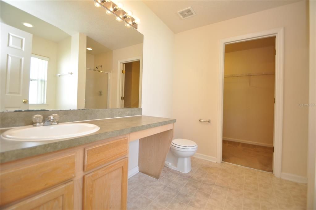 В аренду: $1,900 (3 спален, 2 ванн, 1706 Квадратных фут)