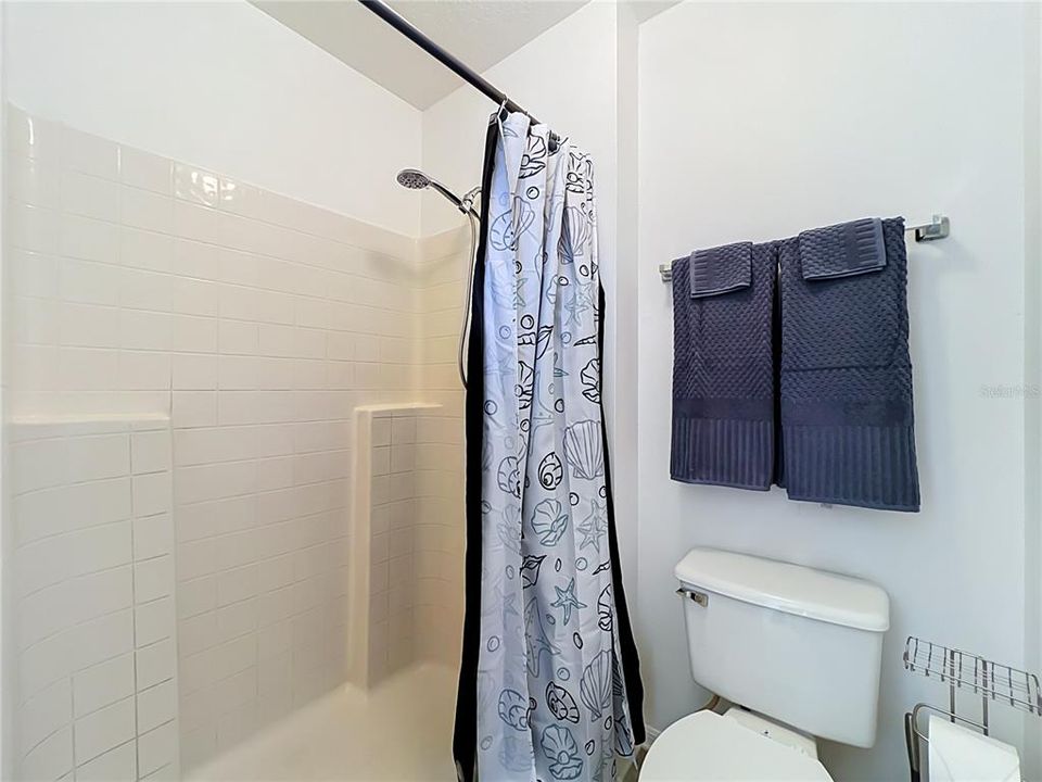 En Venta: $424,500 (4 camas, 3 baños, 3012 Pies cuadrados)