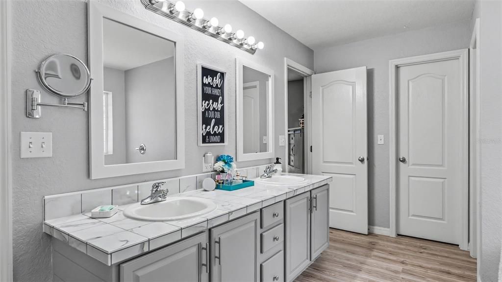 For Sale: $489,000 (4 beds, 3 baths, 3029 Square Feet)