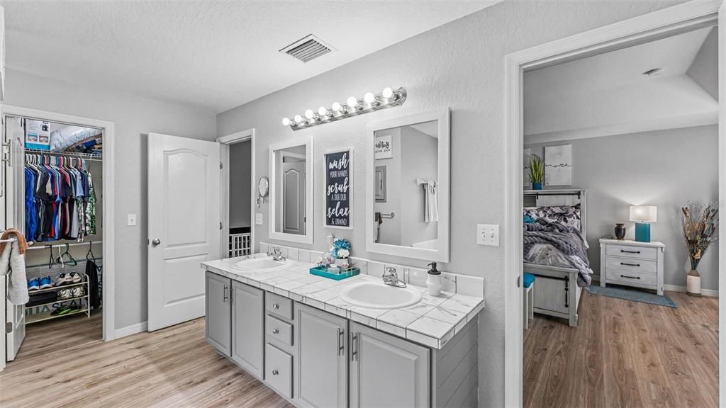 For Sale: $489,000 (4 beds, 3 baths, 3029 Square Feet)