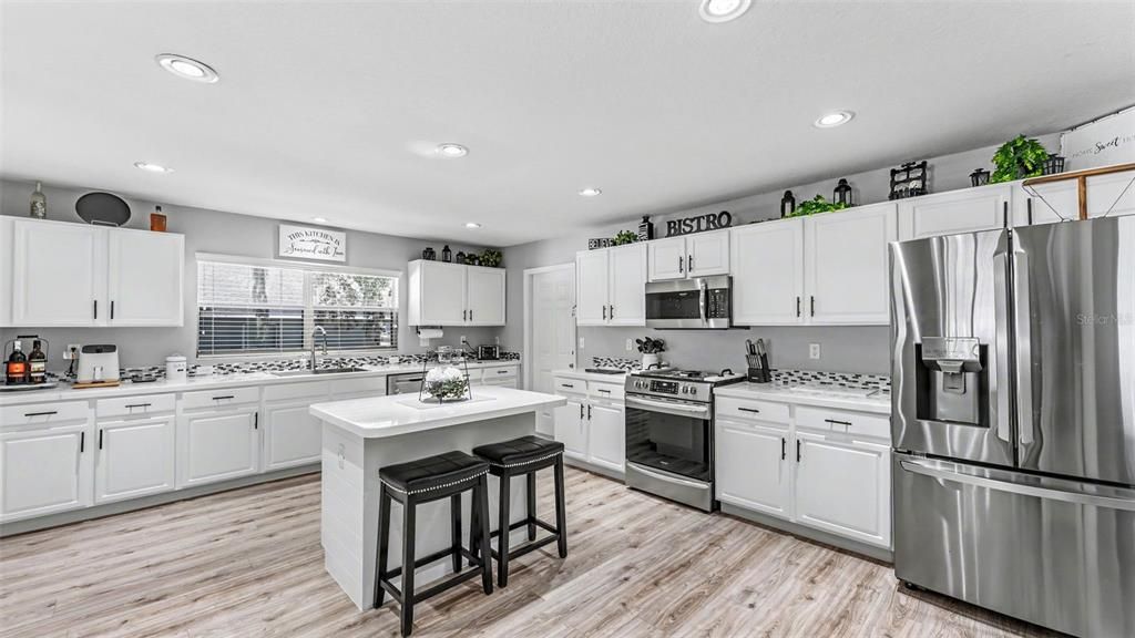 For Sale: $489,000 (4 beds, 3 baths, 3029 Square Feet)