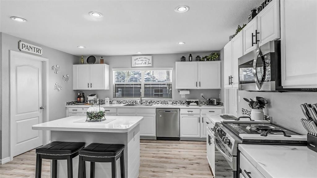 For Sale: $489,000 (4 beds, 3 baths, 3029 Square Feet)