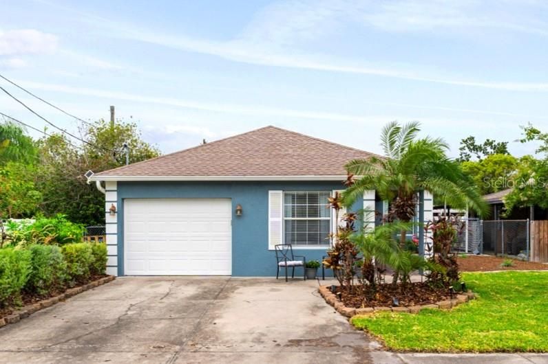 For Sale: $619,000 (3 beds, 3 baths, 1548 Square Feet)
