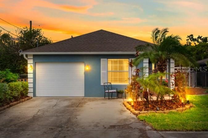 For Sale: $619,000 (3 beds, 3 baths, 1548 Square Feet)