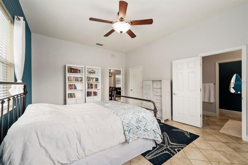 For Sale: $619,000 (3 beds, 3 baths, 1548 Square Feet)