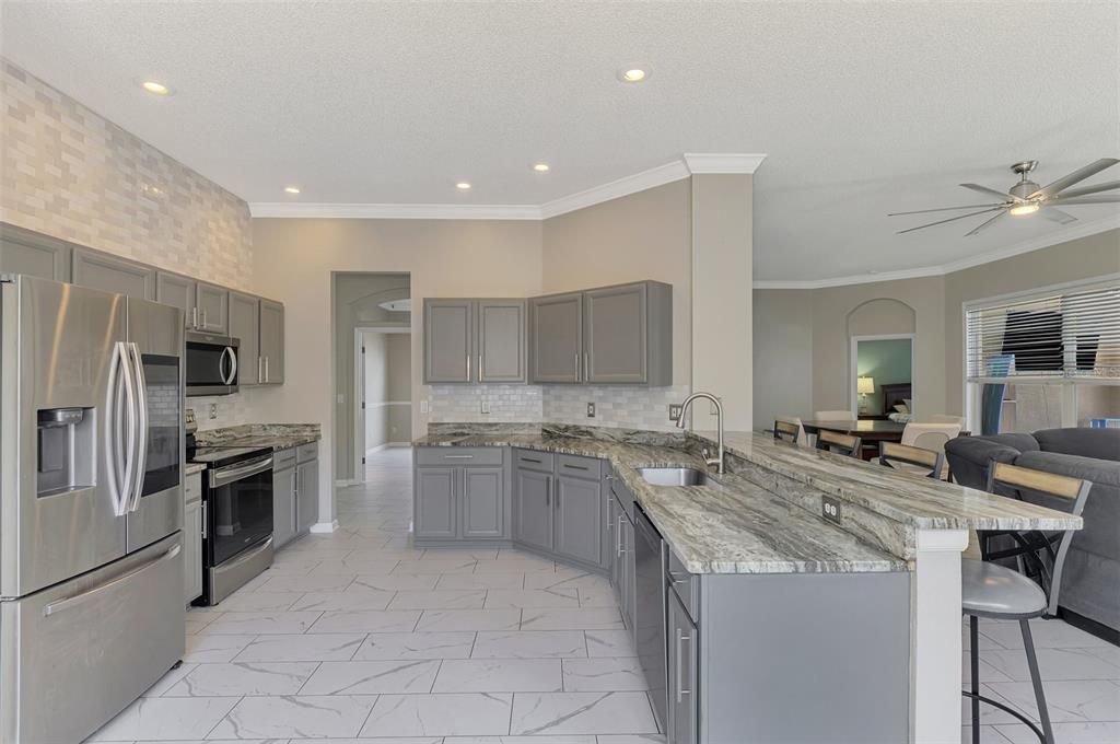 For Sale: $539,800 (4 beds, 2 baths, 2202 Square Feet)